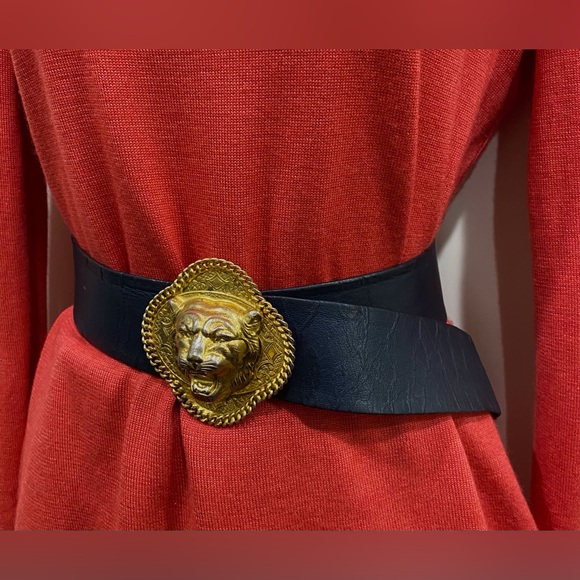 Miss Dior large lion brass buckle and blue leather belt - Picture 9 of 10